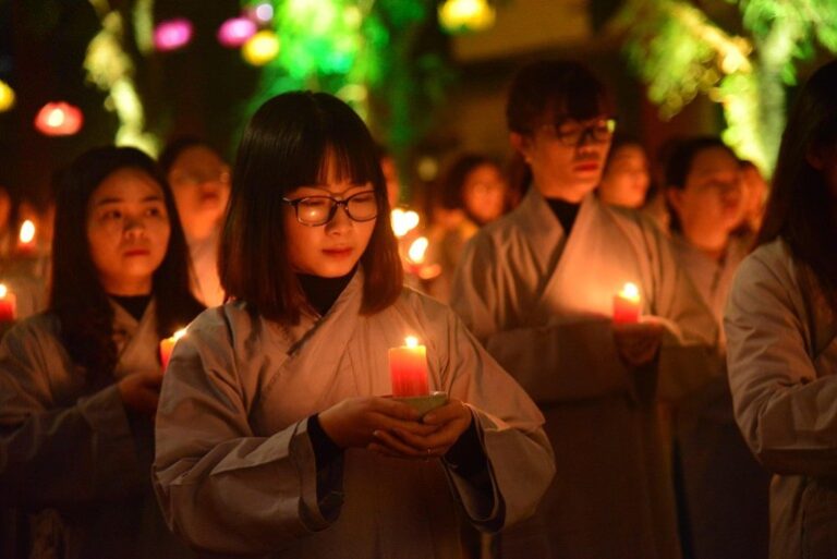 Đem Phật vào lòng, đem kinh vào lòng