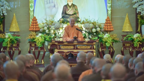 Truong lao hoa thuong thich minh thong chia se ve gioi luat phat giao cho gan 800 tang ni 195813