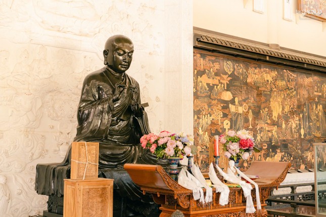 Z6430280747355 f833f12d077fe52d0b589d5d059149f7 355 2245