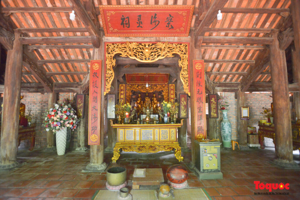 5.5.kham pha ngoi chua 800 tuoi giua trung khoi 8