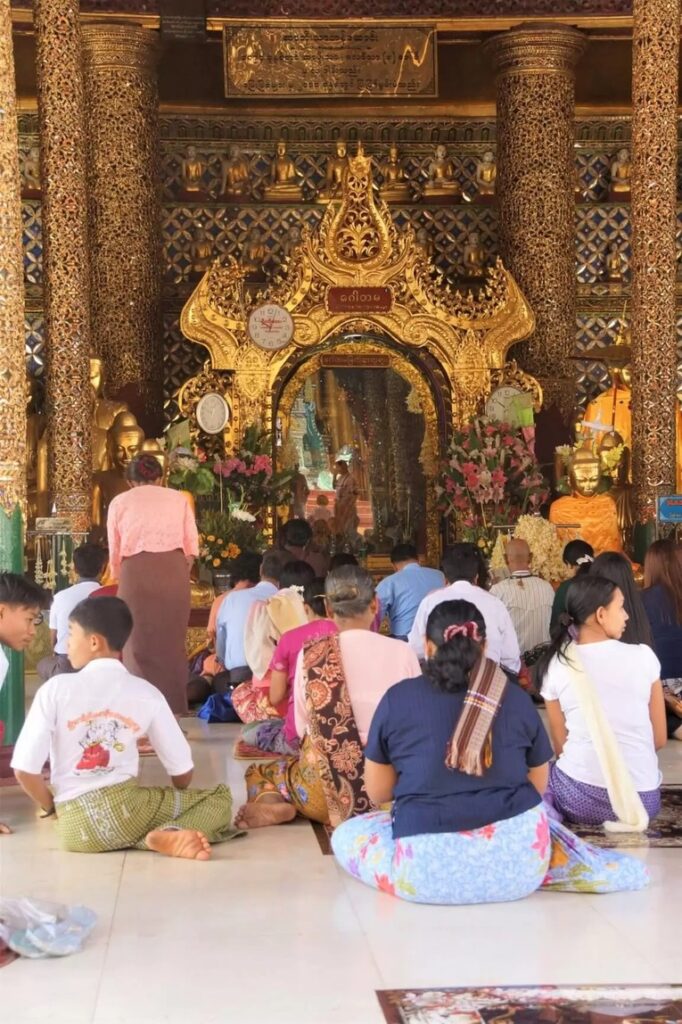 Gautama buddha shrine shwedagon pagoda 1150x1725 5843