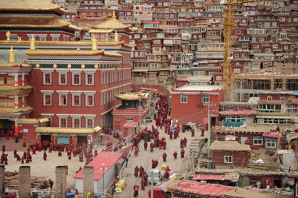 Larung gar9