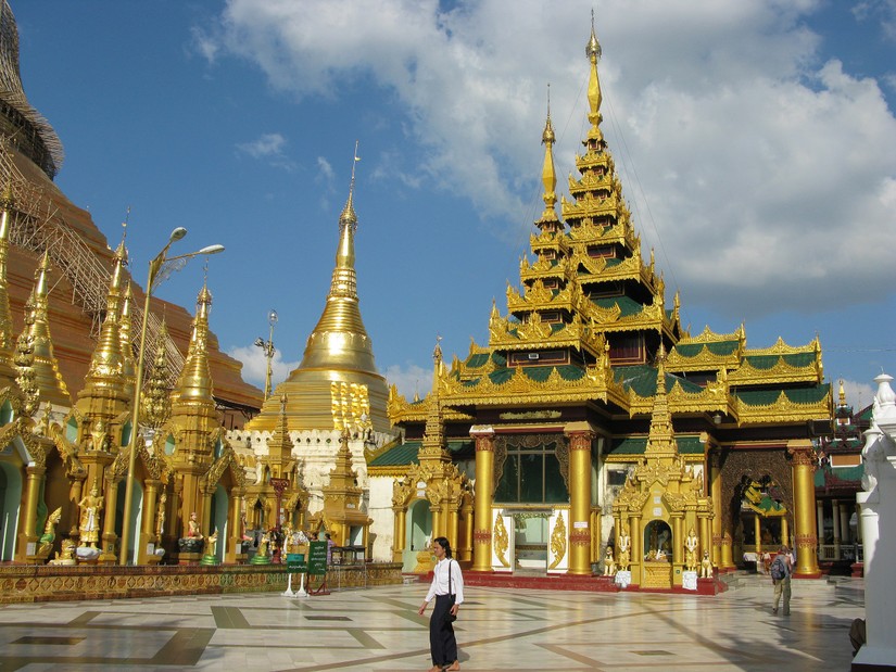 Shwedagon pagoda terrace yangon myanmar 7855