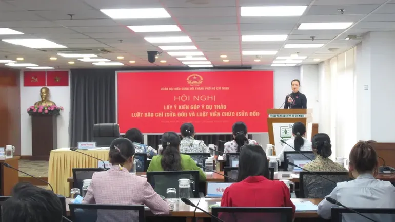 Tra loi tren bao chi qc 8083 1144 4791 67