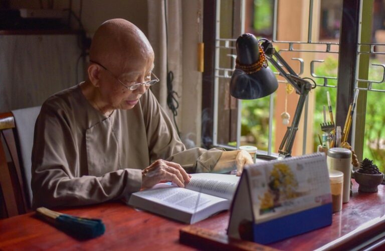 Năm tháng hao mòn