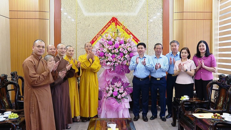 1000005564 8337 4944