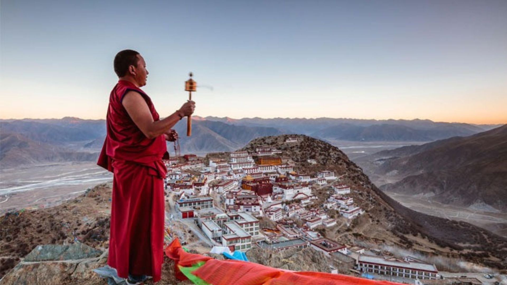 Kinh luan cua nguoi tay tang