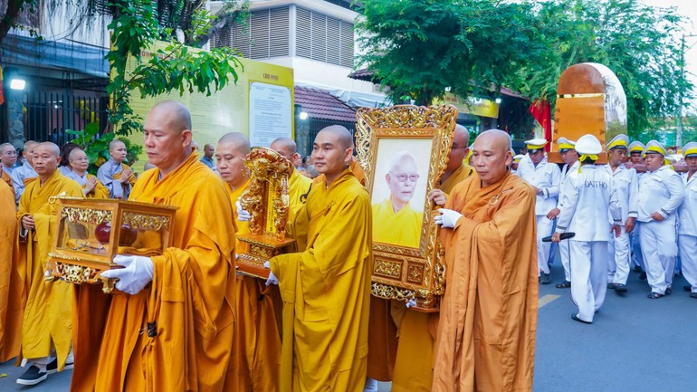 Z7134577891167 d725384a9785ee47e4ef5d0e33349681 2 395 6592