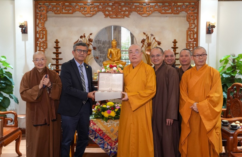 65a0373a e7f0 4df1 9c9d 0e695e0a5fa6 crop