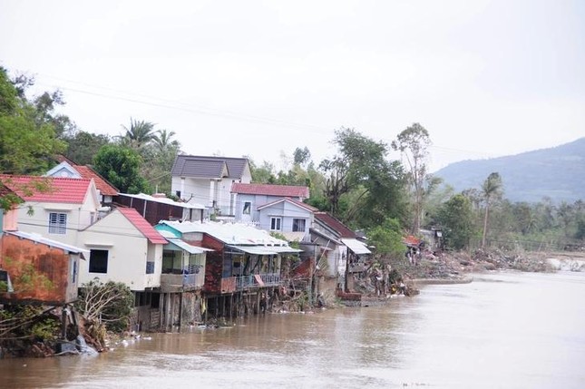 B17 17638993104421730541616