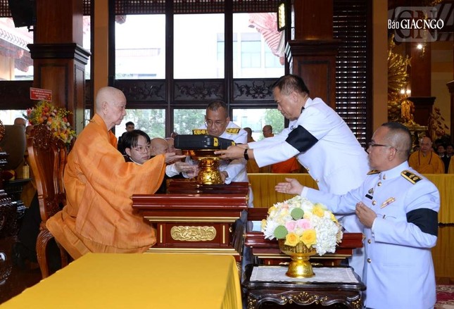 Bi thu tran luu quang 17 6101 9440