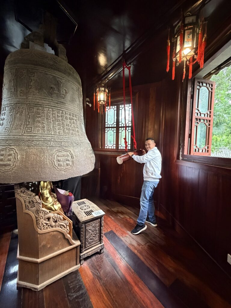 Z7204110172665 caa4419cf80802e6f7ad695bd5cb7d56