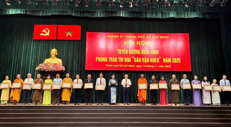 Z7242594127591 5656dafbeb5411b3130f3fffbeb046dc 6799