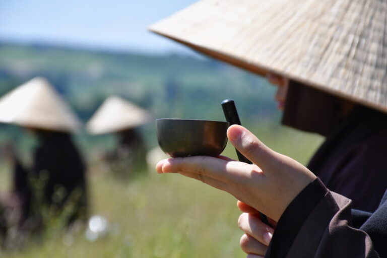 Truyền thông bằng từ bi 1 1024x683