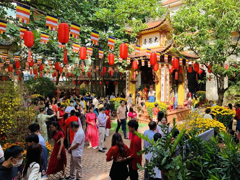 Chua phuc lam o tp bien hoa ngay mong mot tet anh cua thuong toa thich minh tri