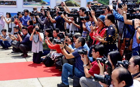 Nha bao phong vien tac nghiep read only 17653310152851623691878 0 0 1476 2362 crop