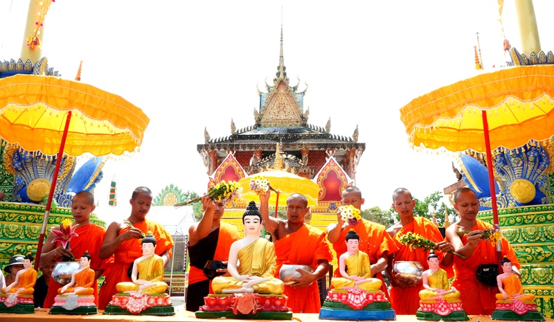 Tap chi ncph van hoc phat giao dong mau trong doi song tinh than nguoi khmer nam bo 2