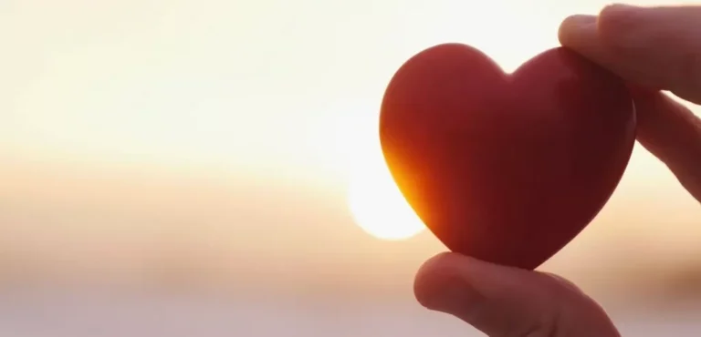 Tinh yeu la gi 1024x493