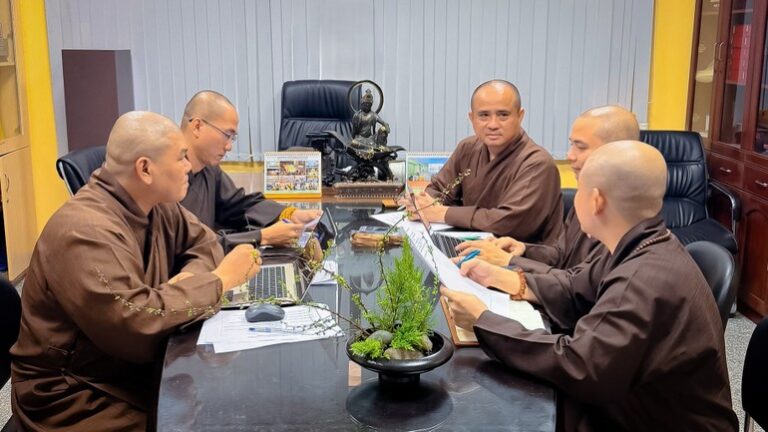 Z7402220643049 cba705789fe0661266f05f2207f81696 8027