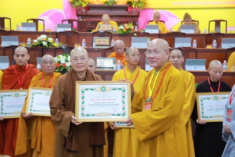 Z7450467434203 6dfa77733544c7b24049a3682ad7e9f3 566