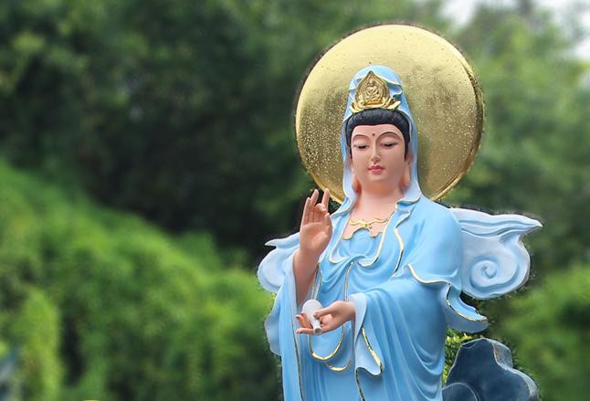 5754 tuong phat ba quan the am bo tat dung dai sen nhua composite dieu khac tran gia 9