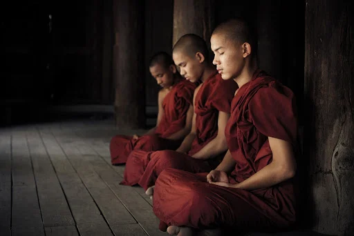 Minh tam kien tanh nghia la gi 2