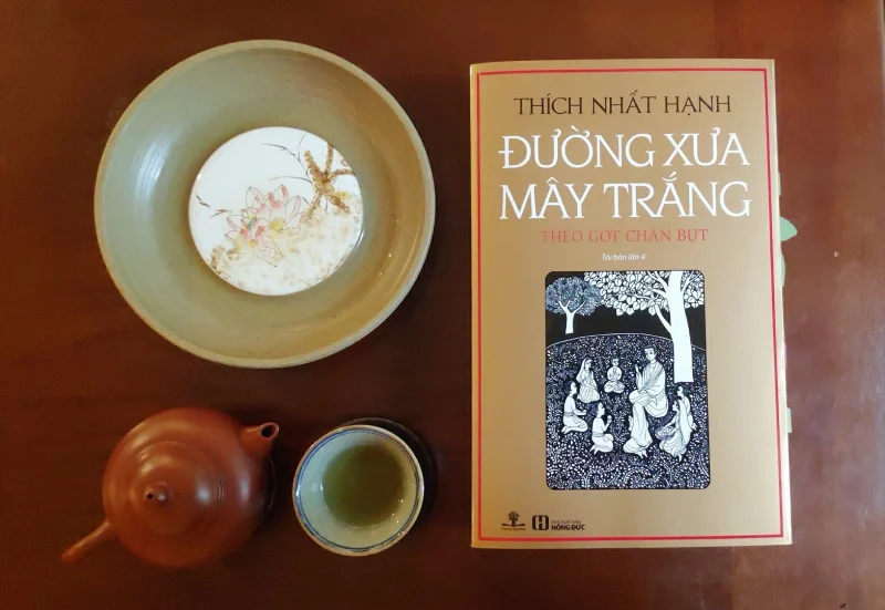 Duong xua may trang