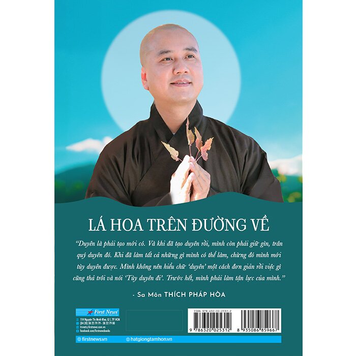 La hoa tren duong ve