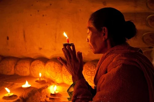 Ngay ram mung 1 dang huong le bai the nao de huong phuc hinh anh