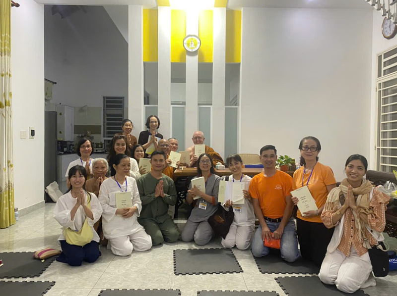 Tapchinghiencuuphathoc thien su noi tieng ajahn brahm day la cuon sach tot nhat cua thay