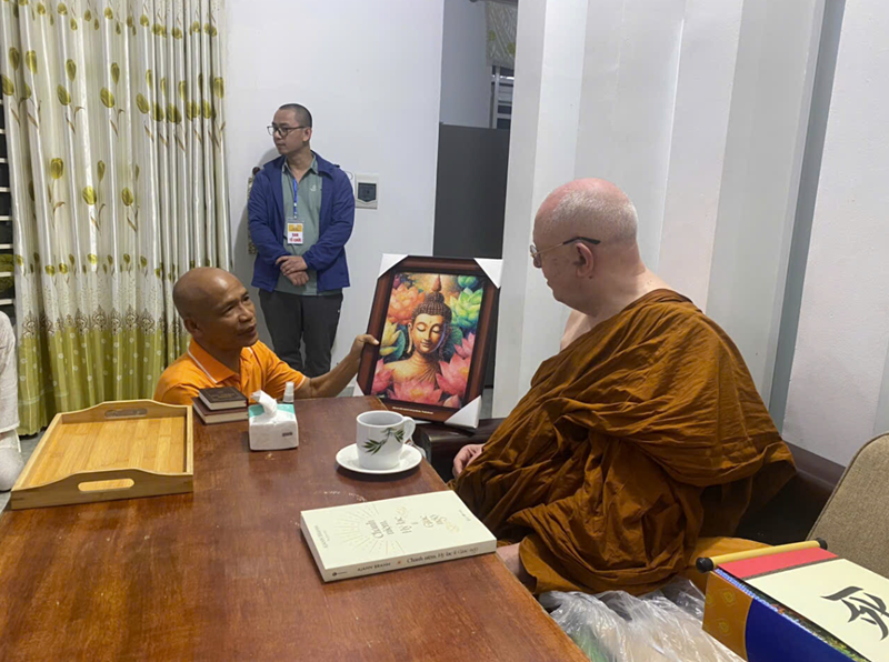 Tapchinghiencuuphathoc thien su noi tieng ajahn brahm day la cuon sach tot nhat cua thay