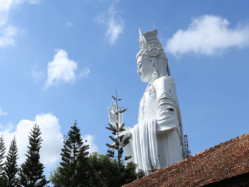 Tuong phat ba quan am da lat3