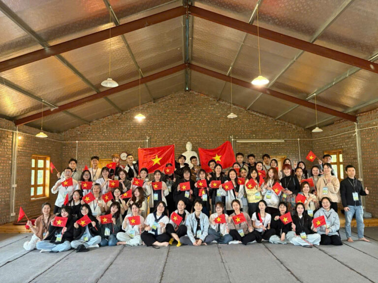 Khóa tu Phật giáo và khả năng điều chỉnh lối sống của sinh viên Hà Nội