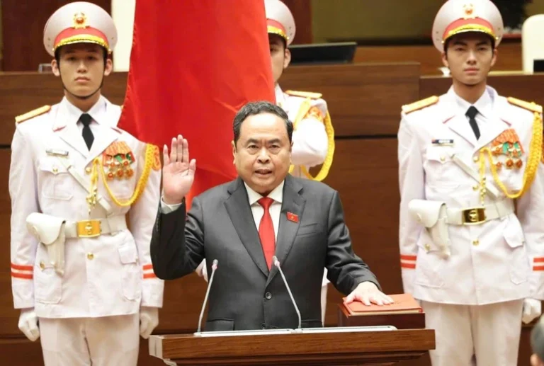 Chu tich quoc hoi tuyen the 1775449169214 68 484.jpg