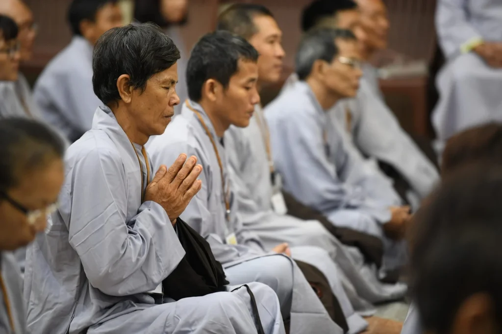 Gioi luat cua nguoi phat tu tai gia