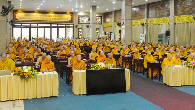 Khoa bdtt2026 khai mac 42 6787 8256.jpg