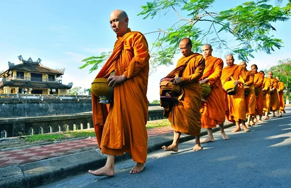 Phatgiao org vn do minh do nguoi qua hanh khat thuc1