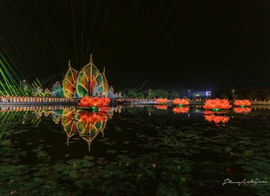 Vầng trăng Vesak trong trái tim người Việt