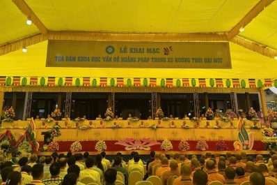 Huế: Tọa đàm: “Vấn đề hoằng pháp trong xu hướng thời đại mới”
