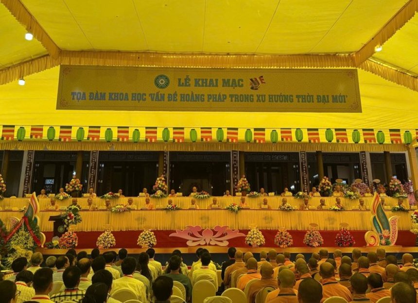 Huế: Tọa đàm: “Vấn đề hoằng pháp trong xu hướng thời đại mới”