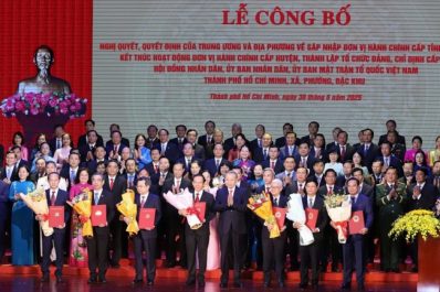 Lãnh đạo Thành ủy TP.HCM sau sáp nhập gồm Bí thư Nguyễn Văn Nên và 4 Phó Bí thư