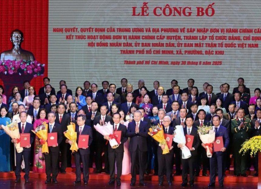 Lãnh đạo Thành ủy TP.HCM sau sáp nhập gồm Bí thư Nguyễn Văn Nên và 4 Phó Bí thư