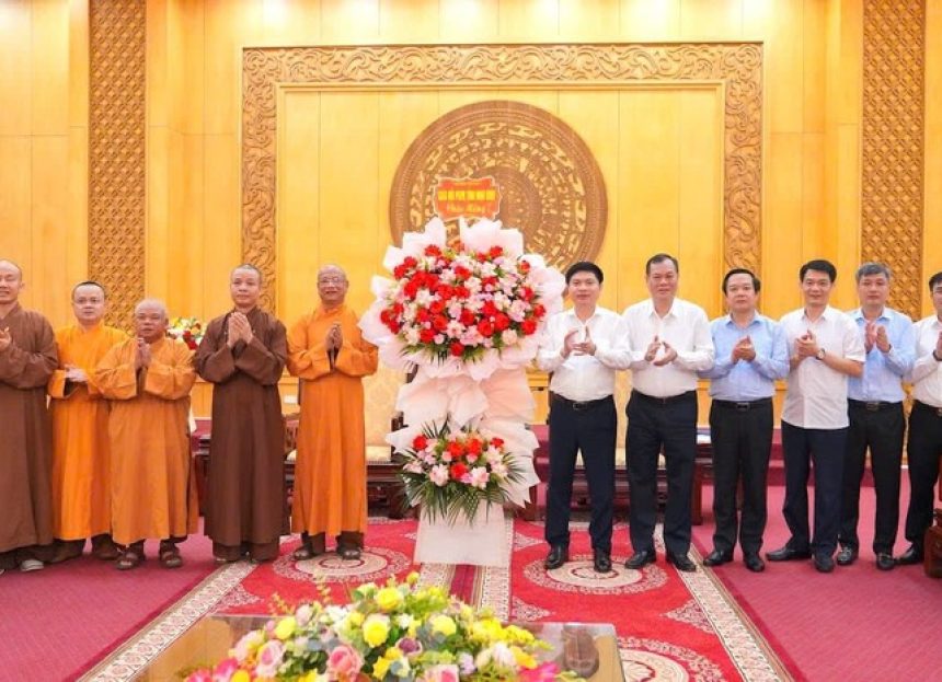 Ban Trị sự GHPGVN tỉnh Ninh Bình thăm, chúc mừng lãnh đạo Tỉnh ủy sau sáp nhập