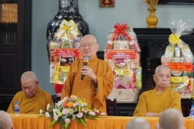 Tăng Ni Q.Gò Vấp họp tổng kết hoạt động Phật sự, tụng Bồ-tát giới tại động Huỳnh Kim