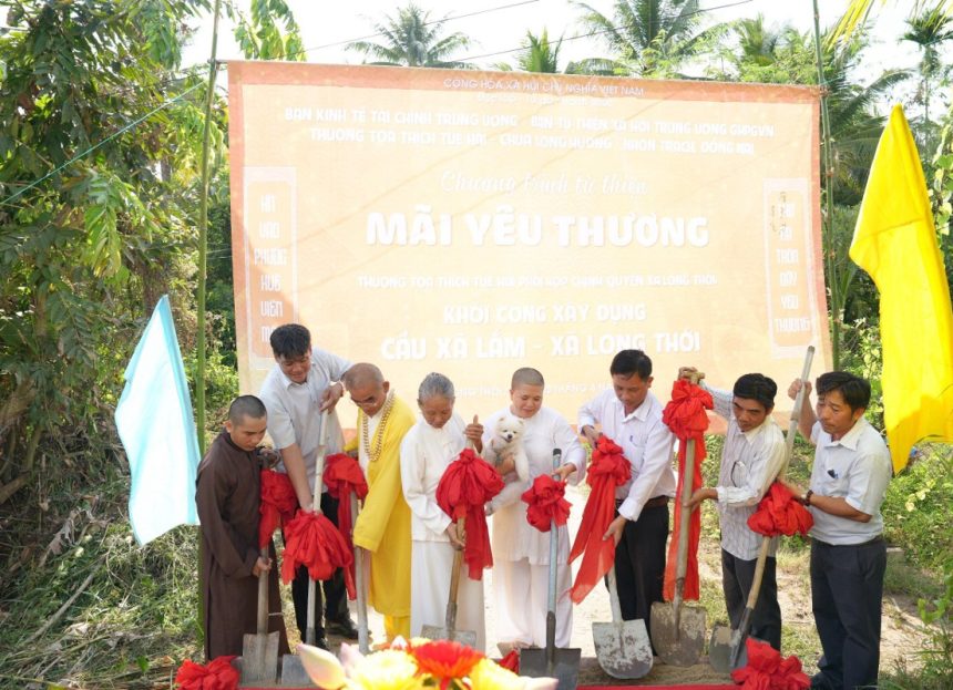 Bến Tre: Những hoạt động ý nghĩa trong chương trình “Mãi yêu thương”