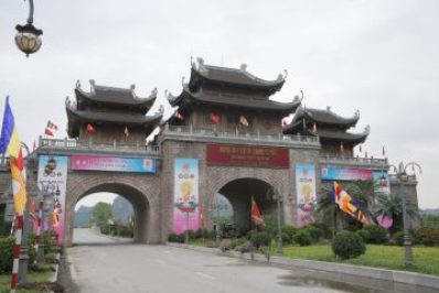 Hà Nam: Động Tam Chúc trang trọng chuẩn bị cho lễ cung đón Xá lợi Phật từ động Quán Sứ