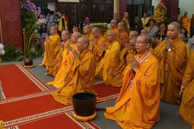 Hà Nội: Thời khoá công phu sáng nơi tôn trí Xá Lợi Đức Phật