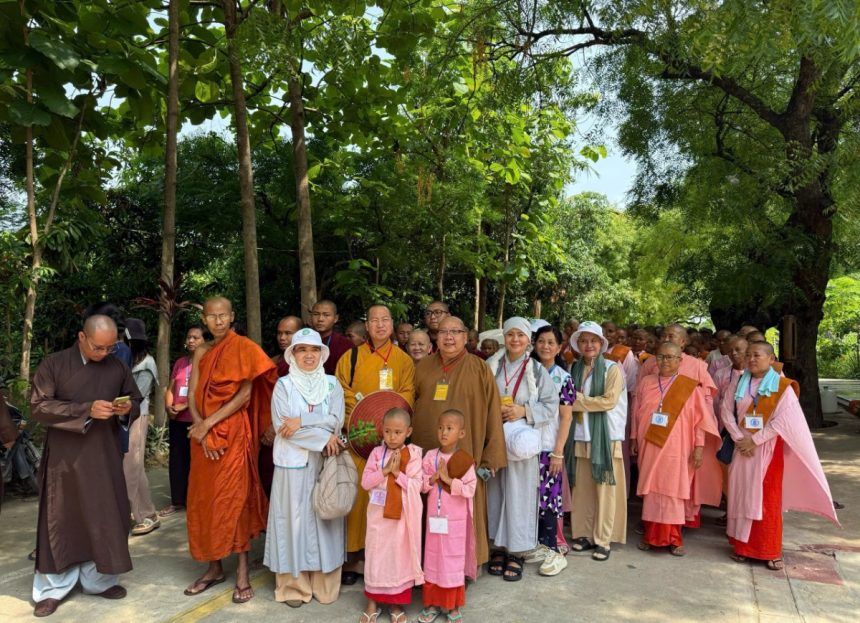 Đoàn Phật giáo Việt Nam cứu trợ tại Myanmar 500 triệu đồng