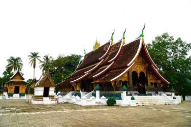 Khám phá Wat Xiengthong, ngôi chùa cổ đẹp nhất ở Luangprabang