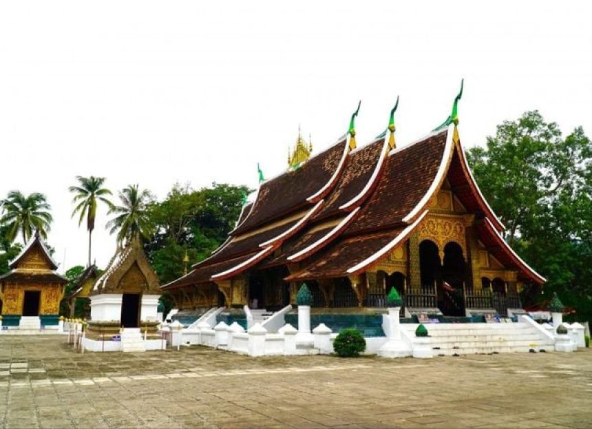 Khám phá Wat Xiengthong, ngôi chùa cổ đẹp nhất ở Luangprabang